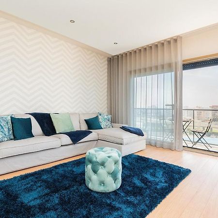 Modern Deco Apartment With Balcony ลิสบอน ภายนอก รูปภาพ