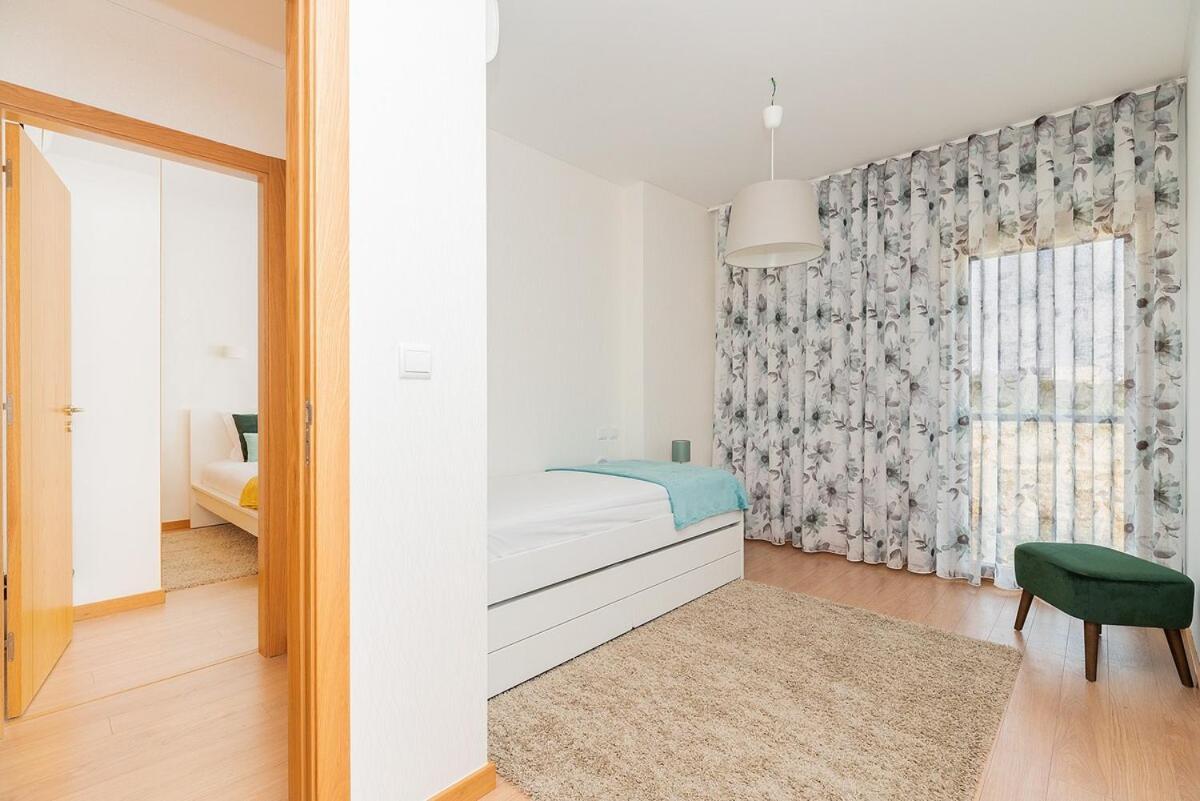 Modern Deco Apartment With Balcony ลิสบอน ภายนอก รูปภาพ