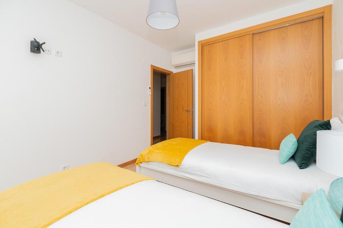 Modern Deco Apartment With Balcony ลิสบอน ภายนอก รูปภาพ