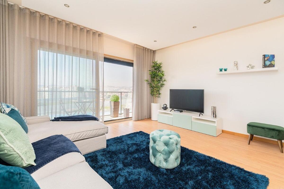 Modern Deco Apartment With Balcony ลิสบอน ภายนอก รูปภาพ