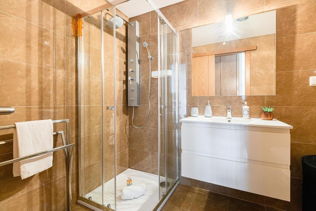 Modern Deco Apartment With Balcony ลิสบอน ภายนอก รูปภาพ